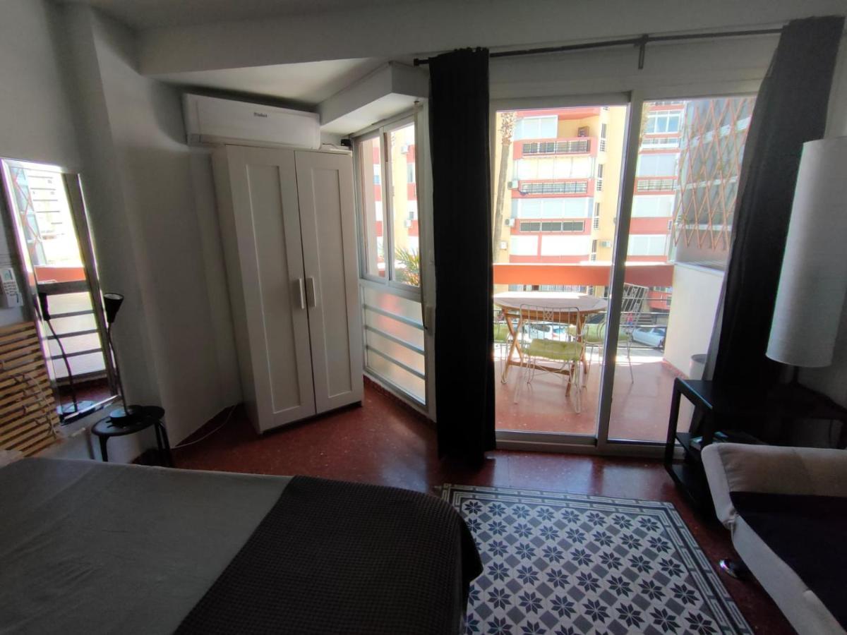 Flat2 Studio 150m From The With Pool